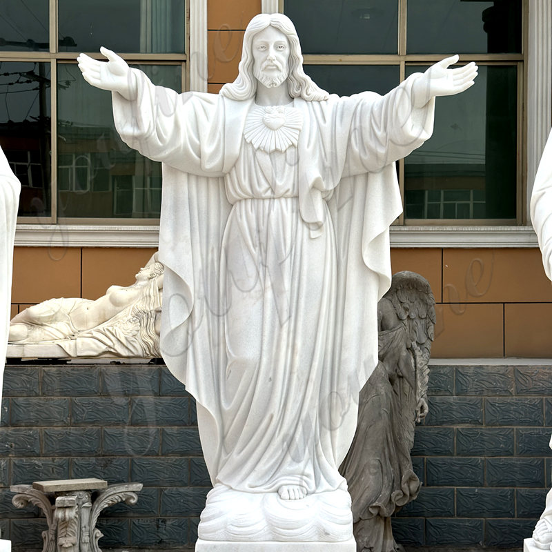 scared-heart-of-Jesus-statue-